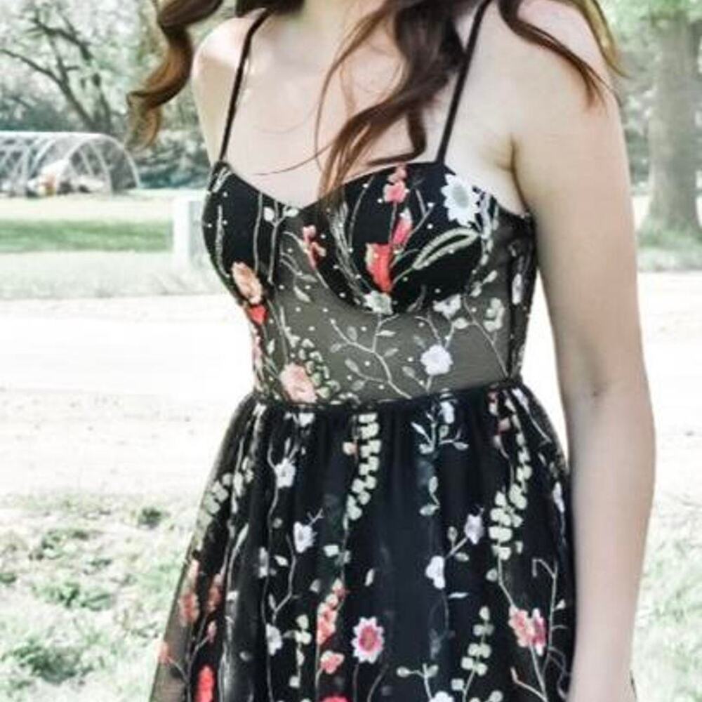 Black floral homecoming/prom dress with Embroidered Flowers. Size 3